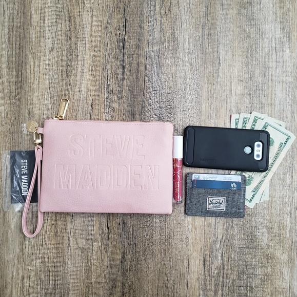 Steve Madden Handbags - Steve Madden clutch wrislet dusty rose blush